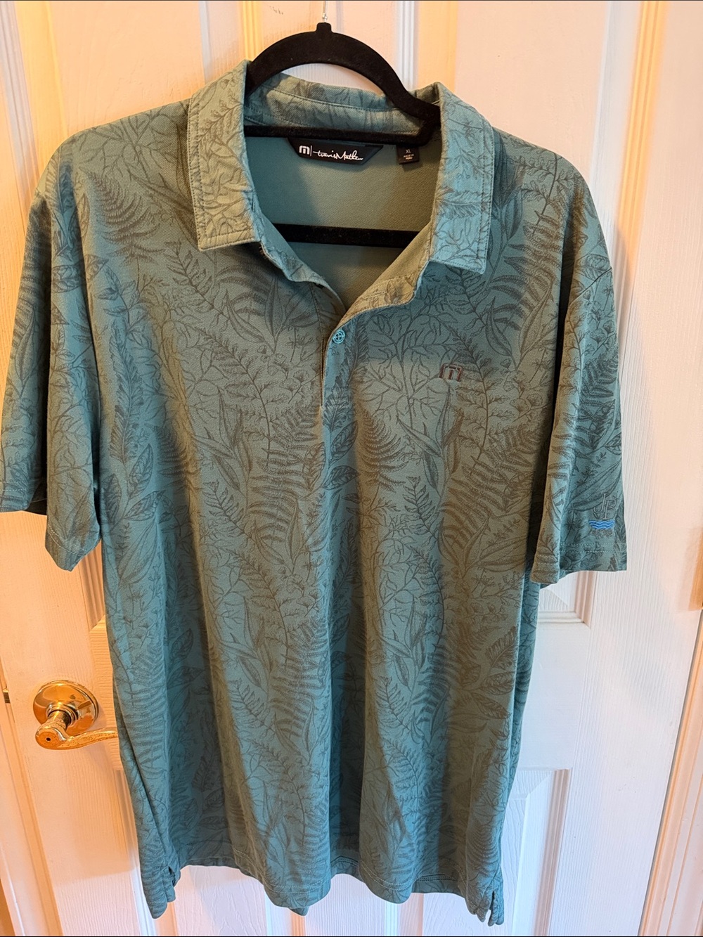 Travis Mathew Men’s Sage Green Fern-Print Polo